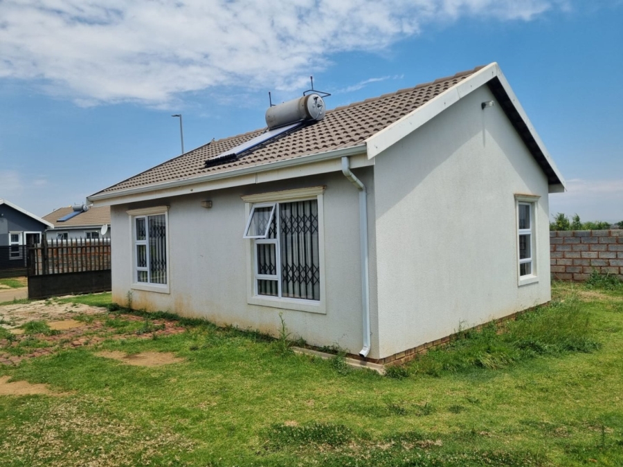 2 Bedroom Property for Sale in Buhle Park Gauteng