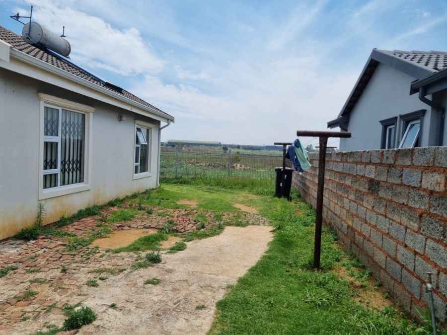 2 Bedroom Property for Sale in Buhle Park Gauteng