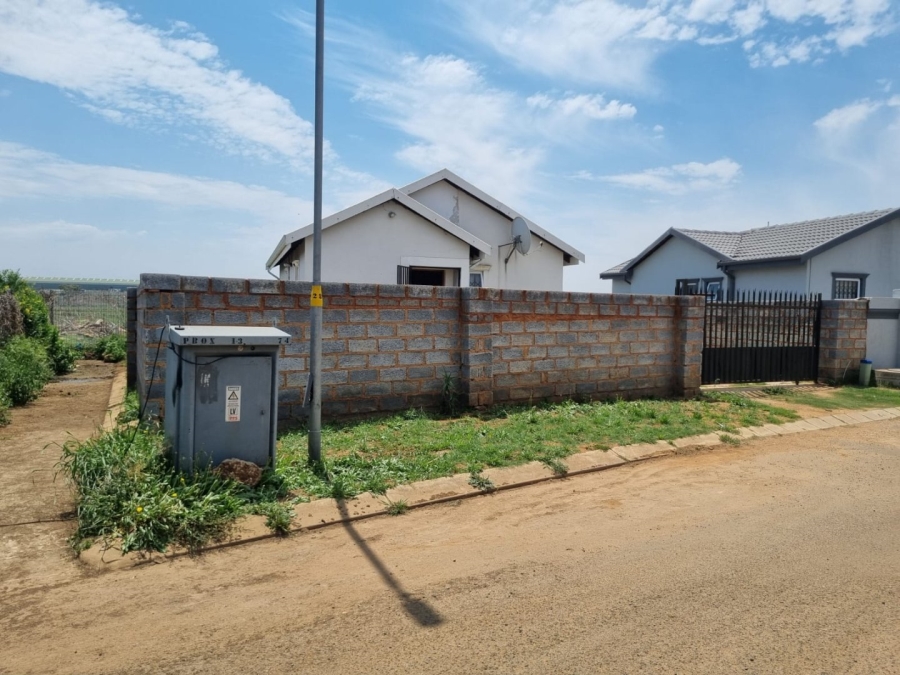 2 Bedroom Property for Sale in Buhle Park Gauteng