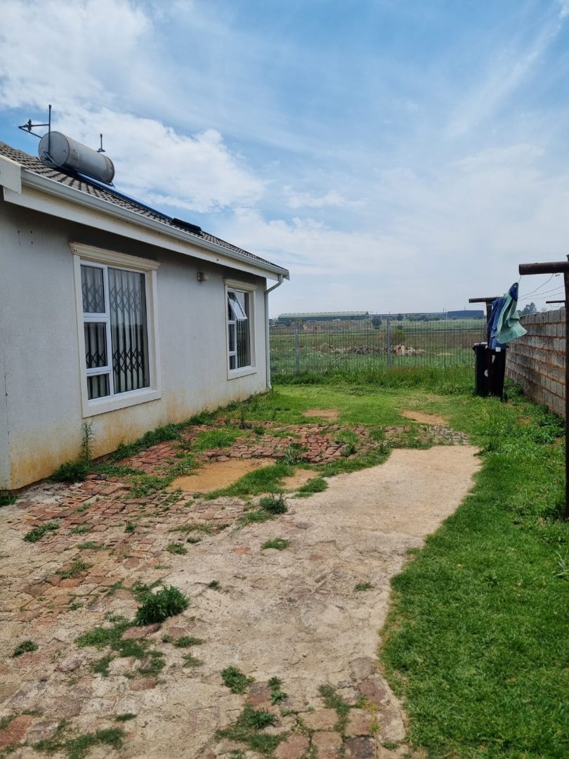 2 Bedroom Property for Sale in Buhle Park Gauteng