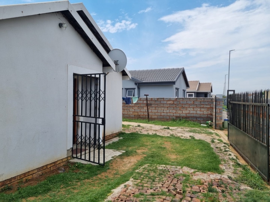 2 Bedroom Property for Sale in Buhle Park Gauteng