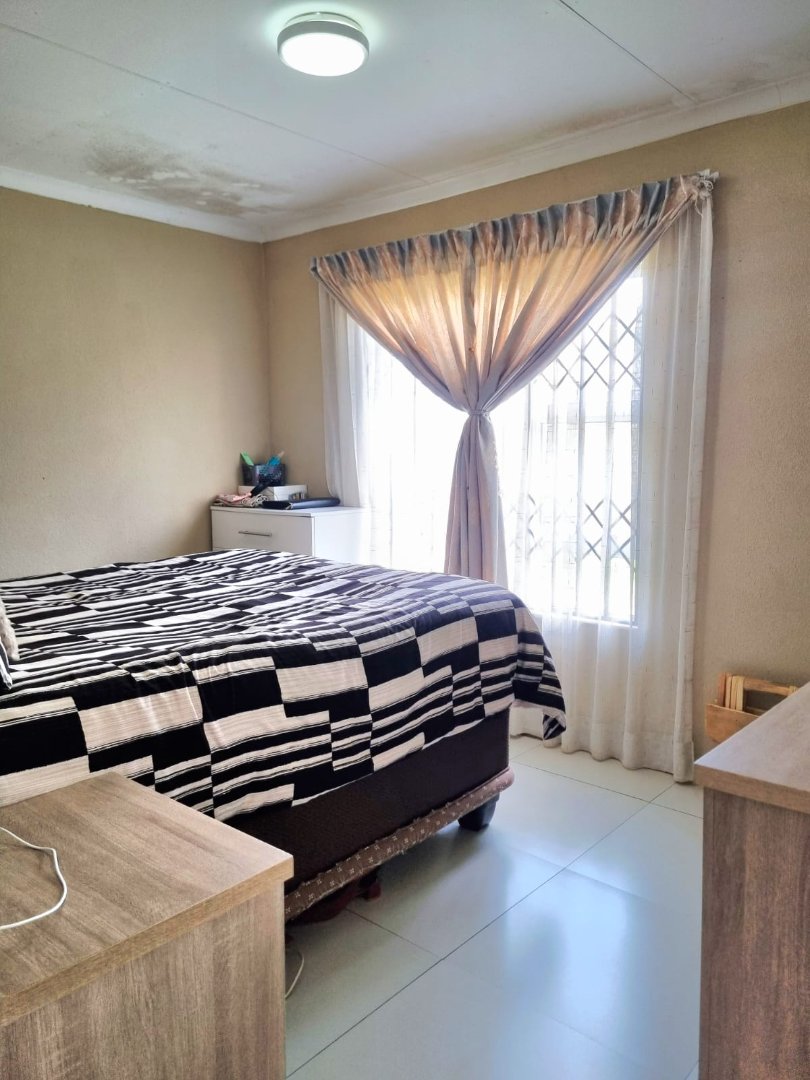 2 Bedroom Property for Sale in Buhle Park Gauteng