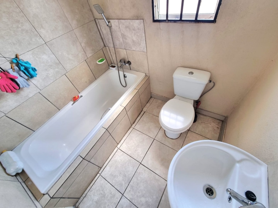 2 Bedroom Property for Sale in Buhle Park Gauteng