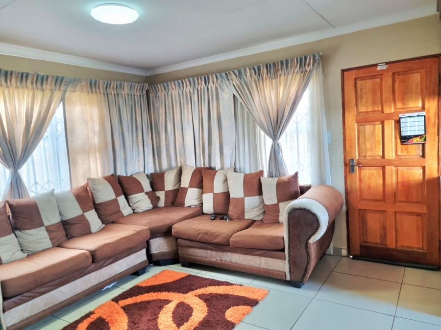 2 Bedroom Property for Sale in Buhle Park Gauteng