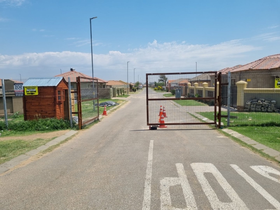 2 Bedroom Property for Sale in Buhle Park Gauteng