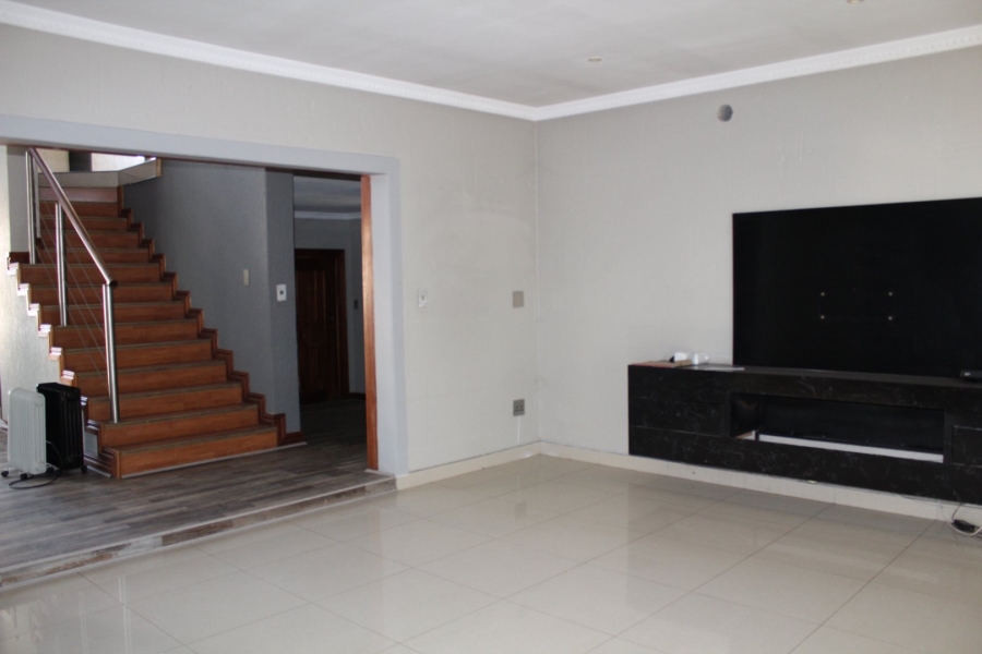 4 Bedroom Property for Sale in Vanderbijlpark SW 5 Gauteng