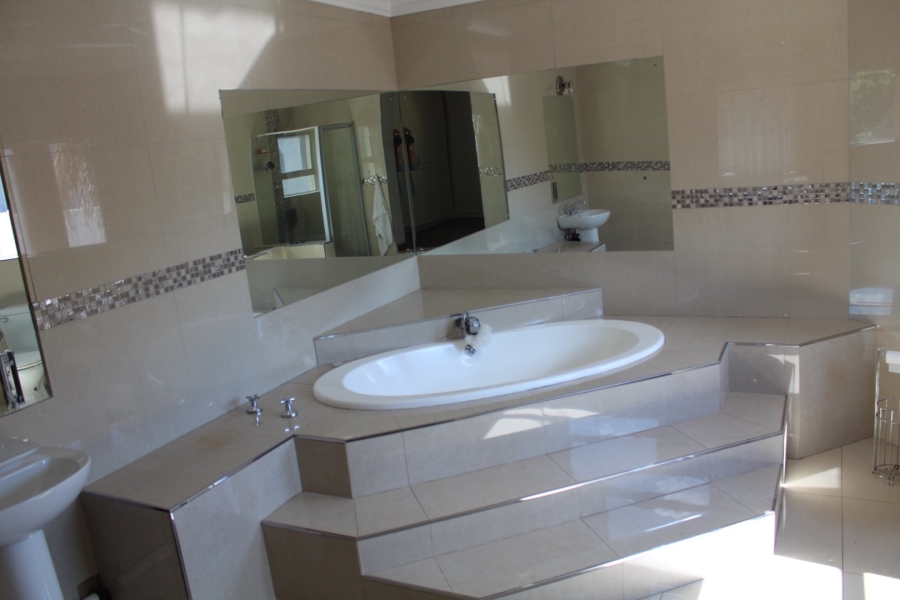 4 Bedroom Property for Sale in Vanderbijlpark SW 5 Gauteng