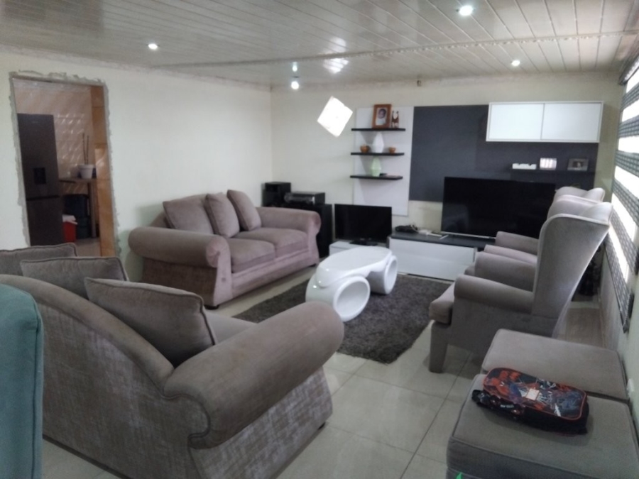 3 Bedroom Property for Sale in Lenasia Ext 13 Gauteng