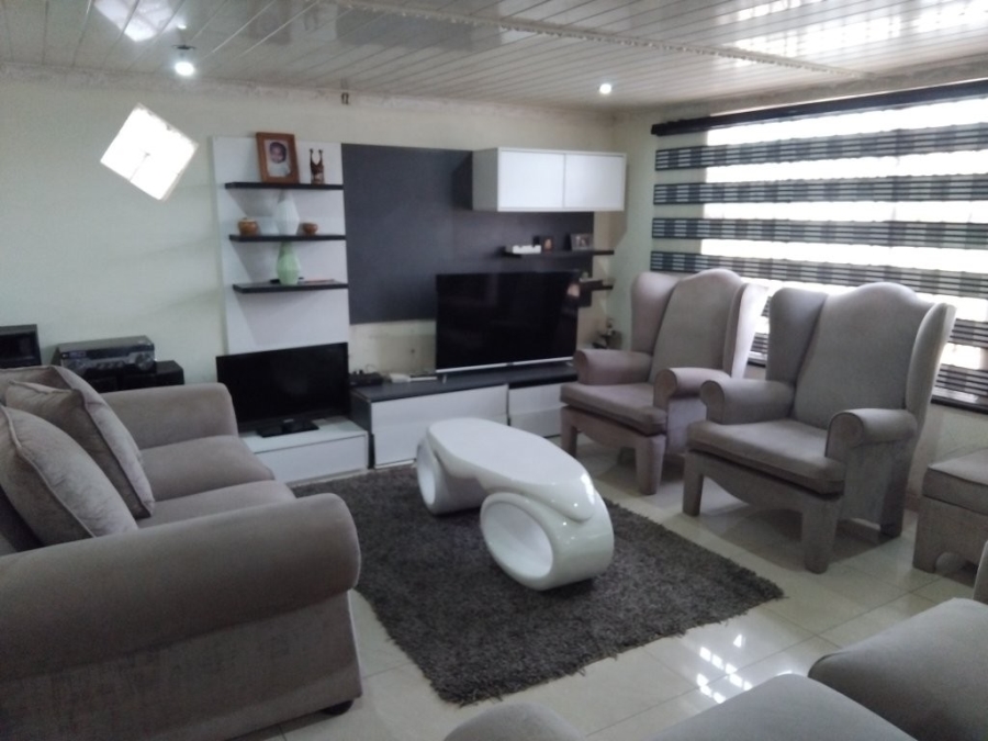3 Bedroom Property for Sale in Lenasia Ext 13 Gauteng