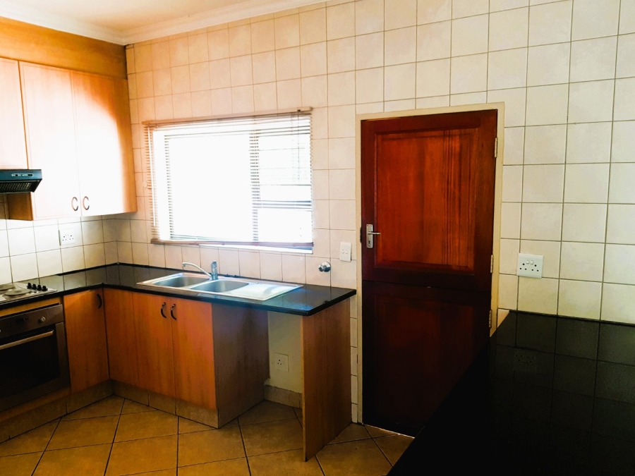 To Let 3 Bedroom Property for Rent in The Retreat Gauteng
