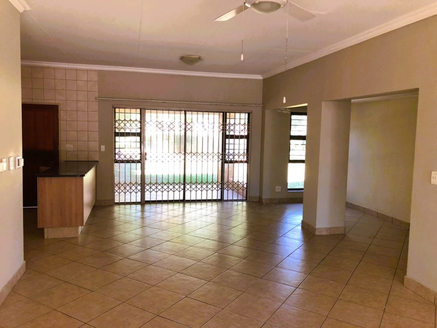 To Let 3 Bedroom Property for Rent in The Retreat Gauteng