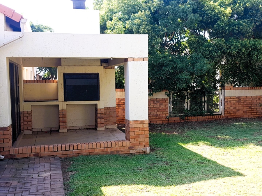 To Let 3 Bedroom Property for Rent in The Retreat Gauteng