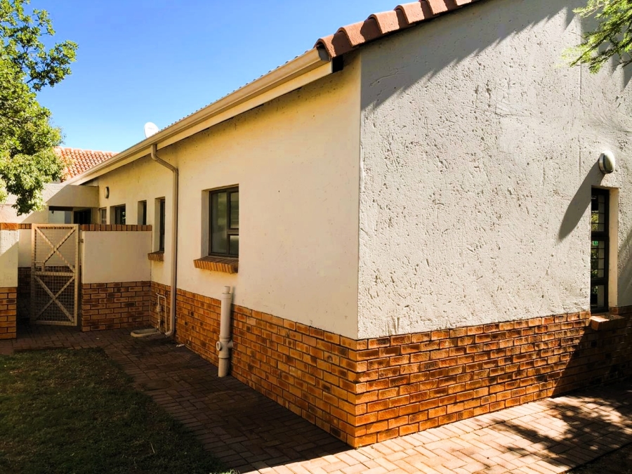 To Let 3 Bedroom Property for Rent in The Retreat Gauteng