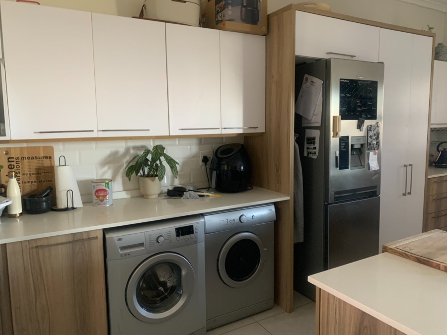 To Let 3 Bedroom Property for Rent in Louwlardia Gauteng