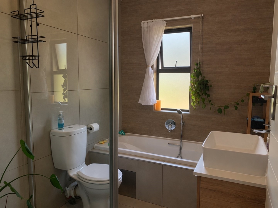 To Let 3 Bedroom Property for Rent in Louwlardia Gauteng