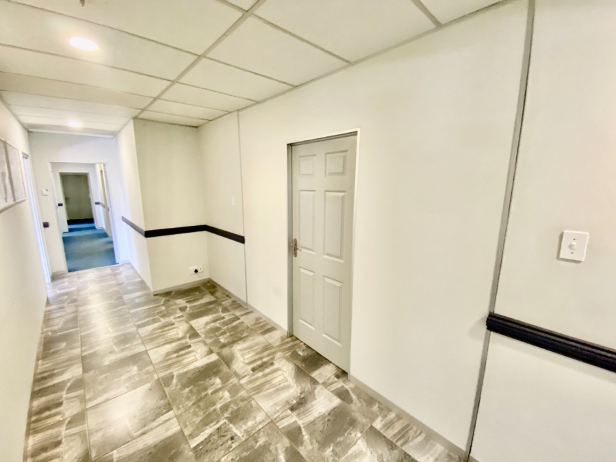 Commercial Property for Sale in Die Hoewes Gauteng