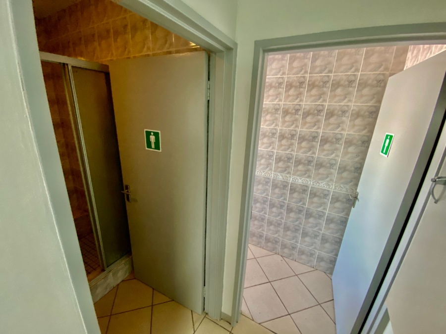 Commercial Property for Sale in Die Hoewes Gauteng