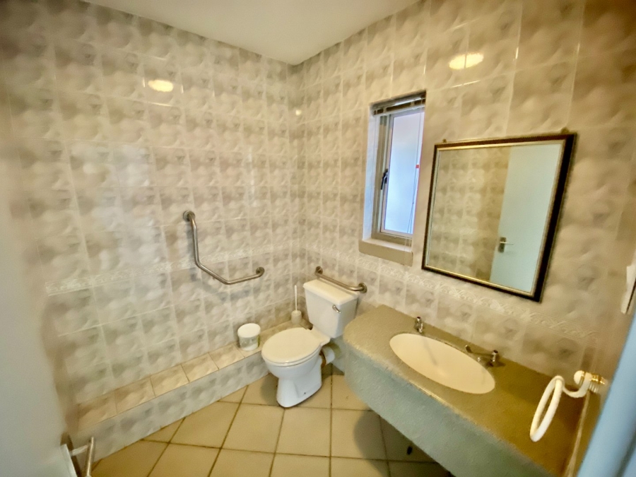 Commercial Property for Sale in Die Hoewes Gauteng