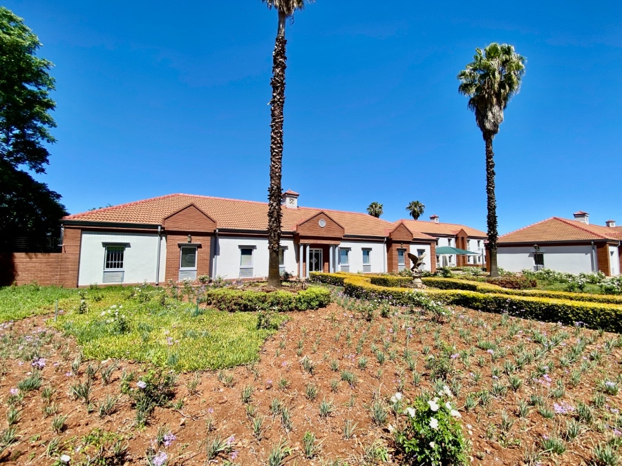 Commercial Property for Sale in Die Hoewes Gauteng