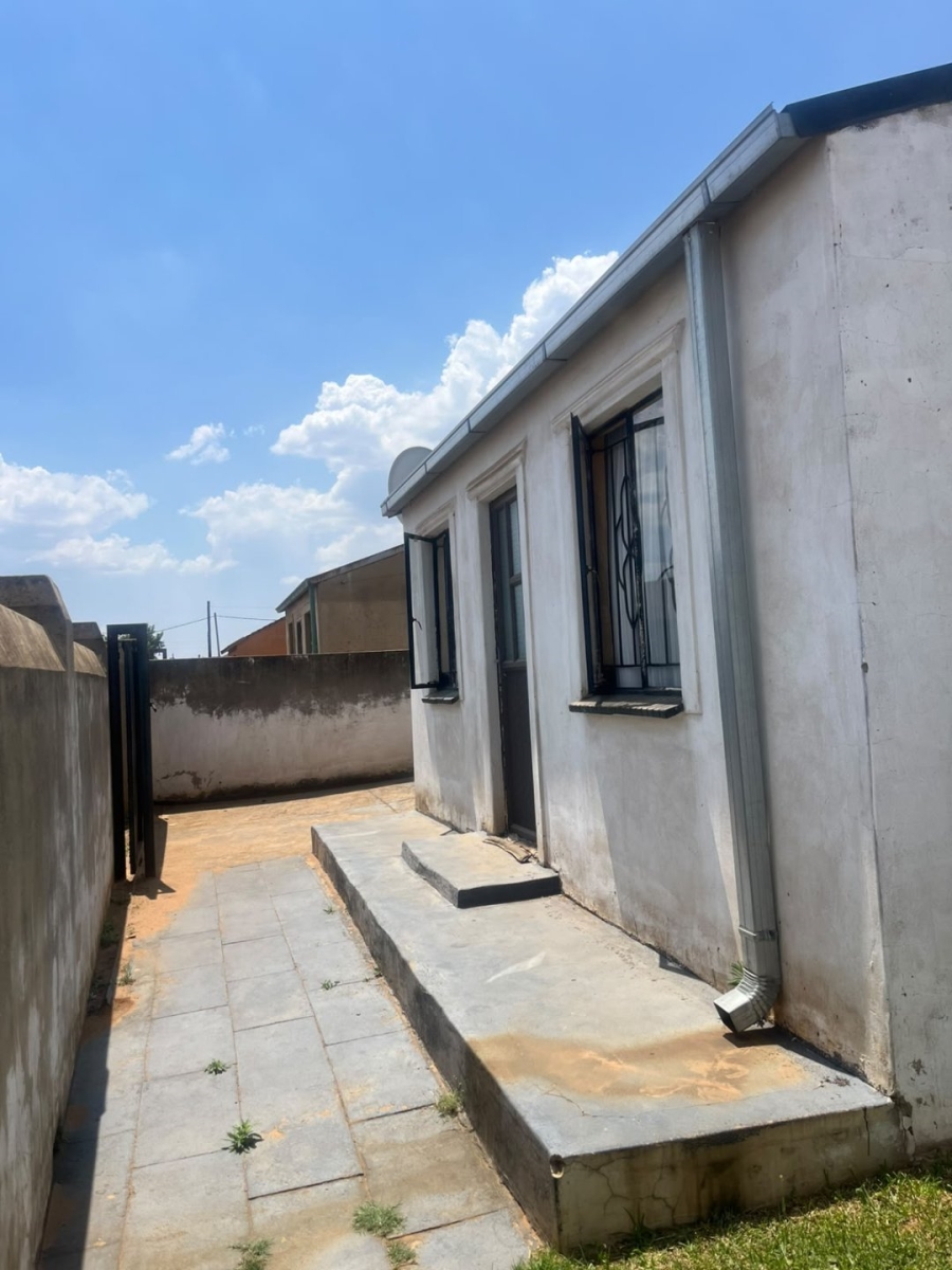 2 Bedroom Property for Sale in Greenfields Gauteng