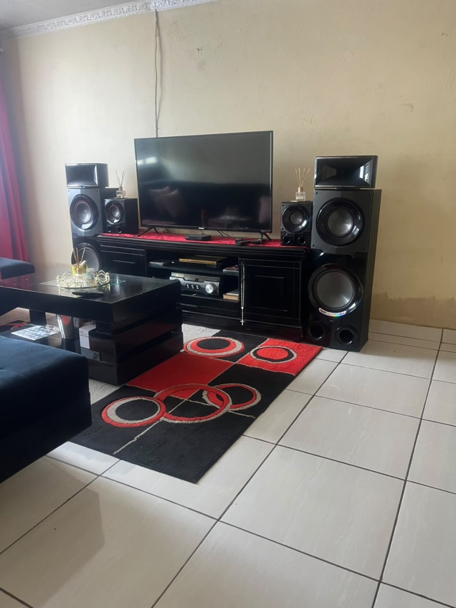2 Bedroom Property for Sale in Greenfields Gauteng