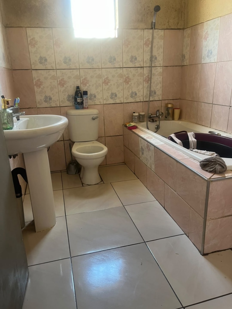 2 Bedroom Property for Sale in Greenfields Gauteng