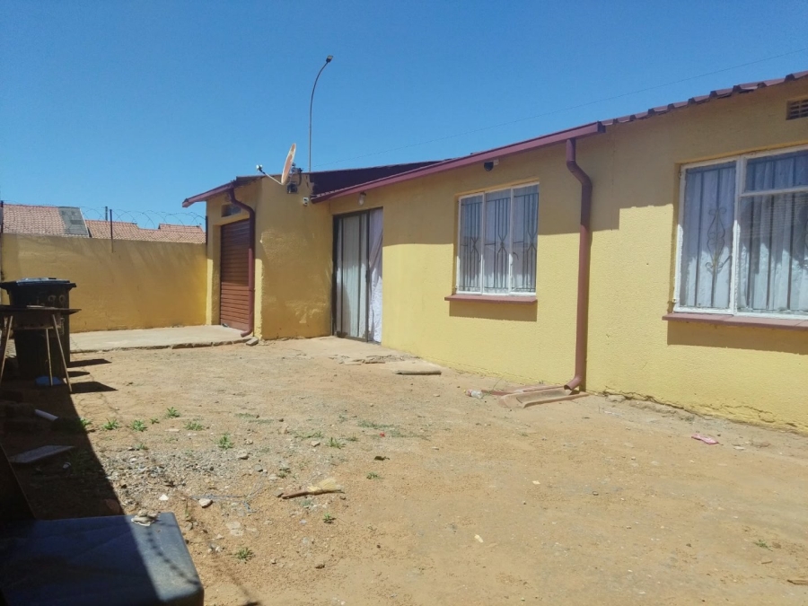 2 Bedroom Property for Sale in Roodekop Gauteng