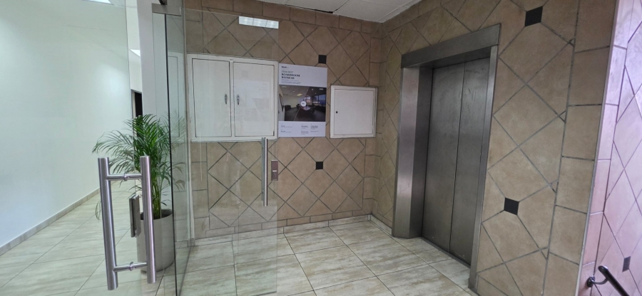 To Let Commercial Property for Rent in New Redruth Gauteng