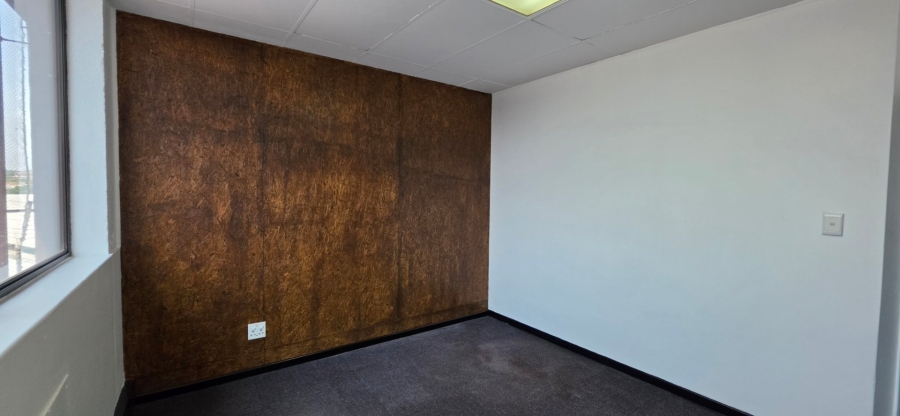 To Let Commercial Property for Rent in New Redruth Gauteng