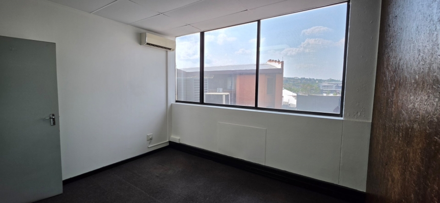 To Let Commercial Property for Rent in New Redruth Gauteng