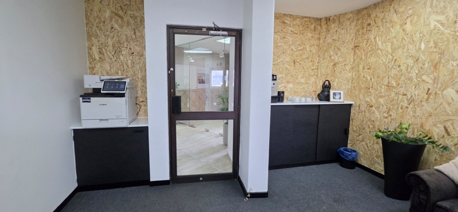 To Let Commercial Property for Rent in New Redruth Gauteng