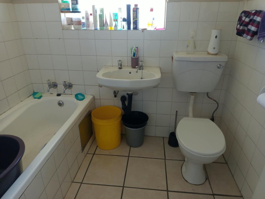 To Let 2 Bedroom Property for Rent in Vorna Valley Gauteng
