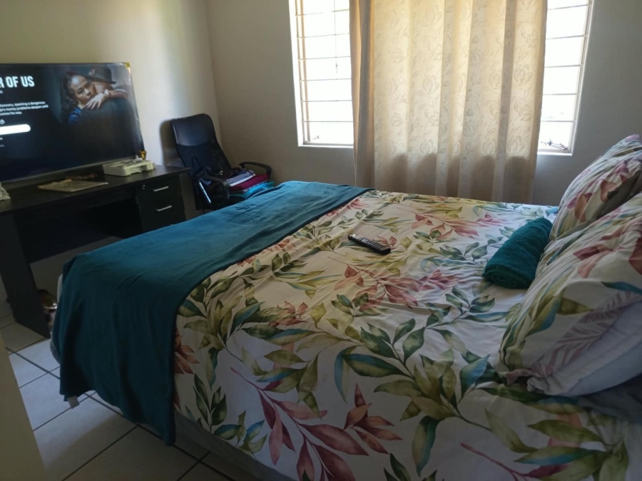 To Let 2 Bedroom Property for Rent in Vorna Valley Gauteng