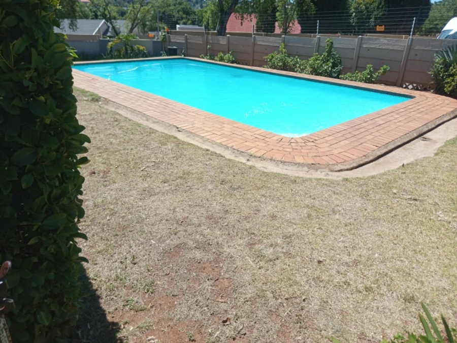 To Let 2 Bedroom Property for Rent in Vorna Valley Gauteng