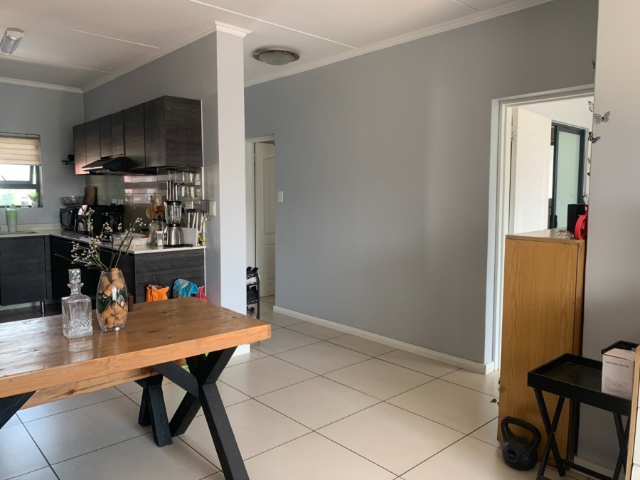 To Let 2 Bedroom Property for Rent in Fourways Gauteng