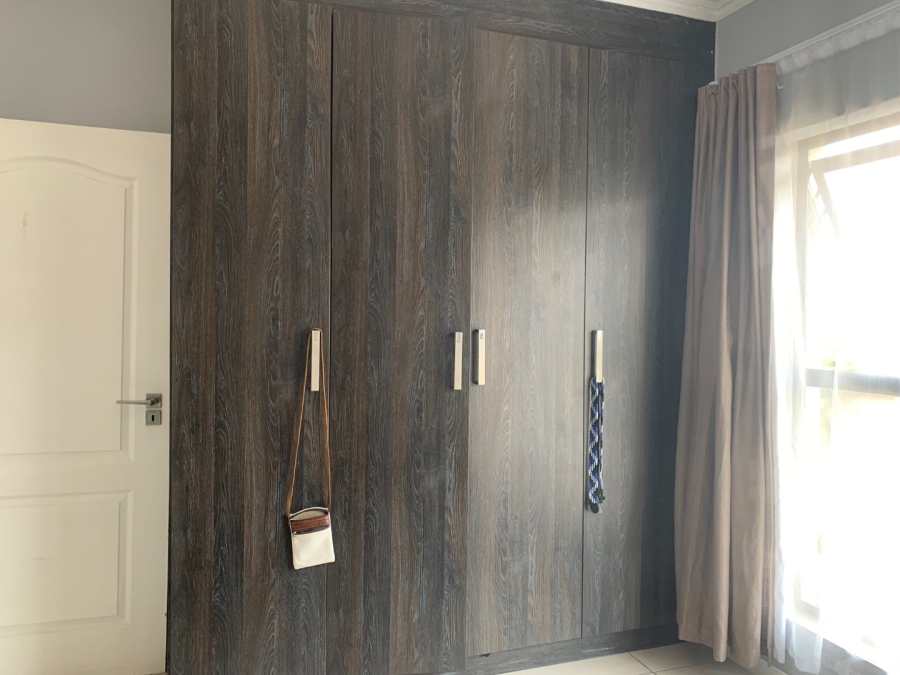 To Let 2 Bedroom Property for Rent in Fourways Gauteng