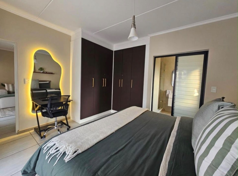 To Let 2 Bedroom Property for Rent in Waterfall Heights Gauteng