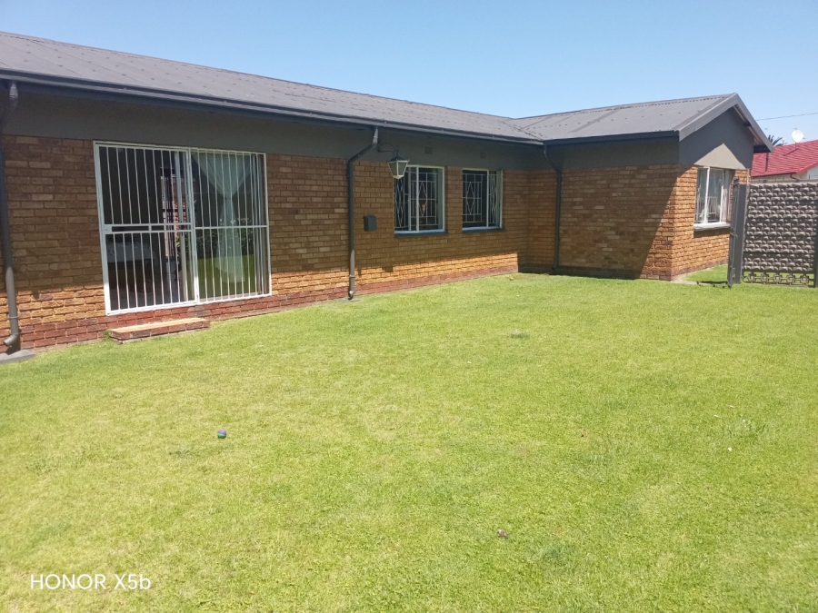 4 Bedroom Property for Sale in Van Dyk Park Gauteng