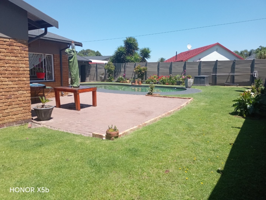 4 Bedroom Property for Sale in Van Dyk Park Gauteng