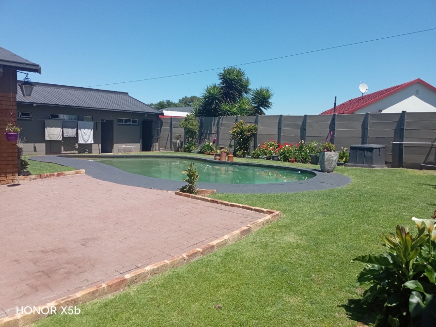 4 Bedroom Property for Sale in Van Dyk Park Gauteng