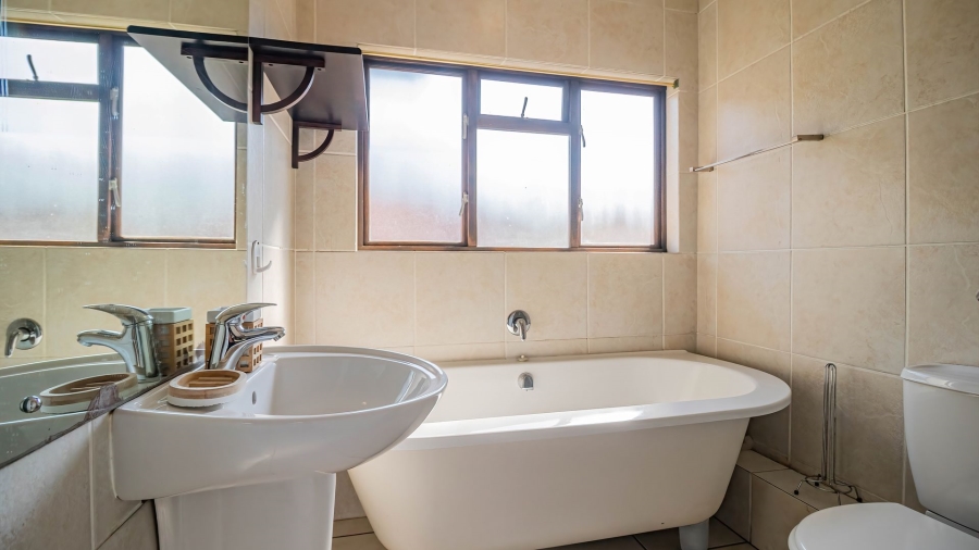 2 Bedroom Property for Sale in Glenvista Gauteng