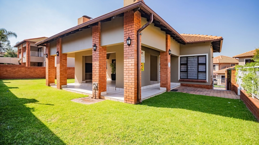 2 Bedroom Property for Sale in Glenvista Gauteng