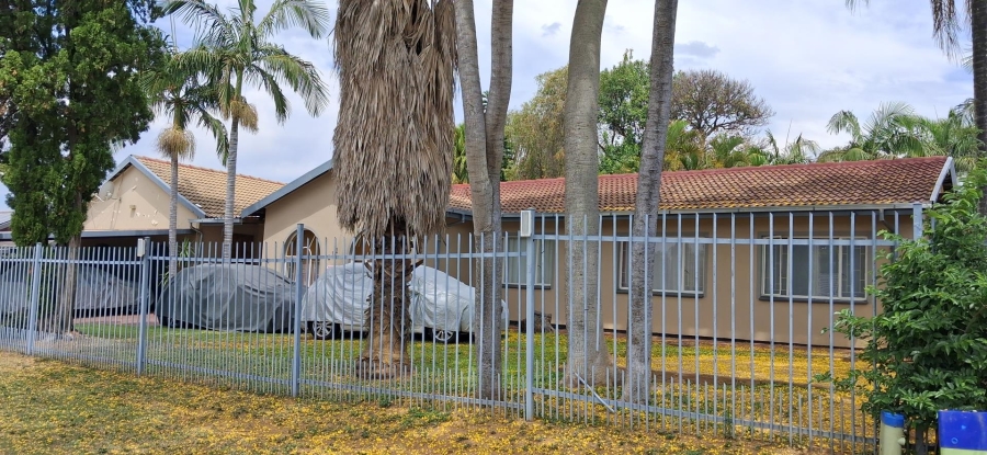 3 Bedroom Property for Sale in Karenpark Gauteng