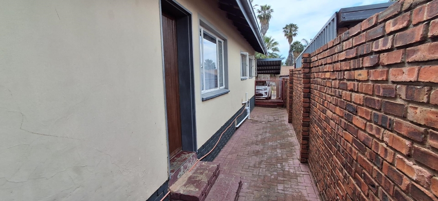 3 Bedroom Property for Sale in Karenpark Gauteng