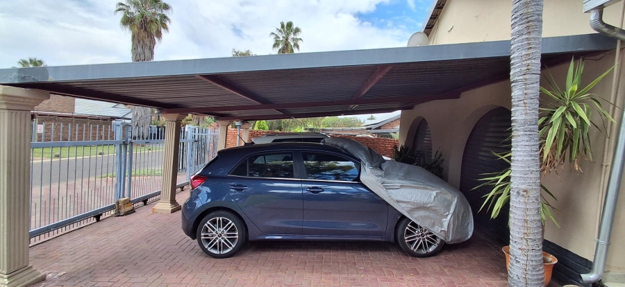 3 Bedroom Property for Sale in Karenpark Gauteng