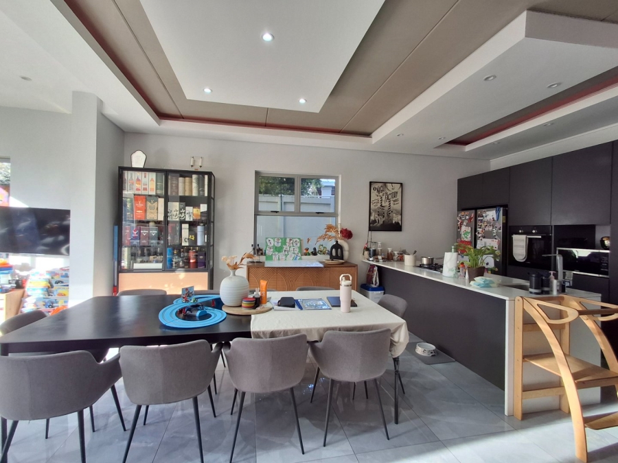 4 Bedroom Property for Sale in Morningside Manor Gauteng
