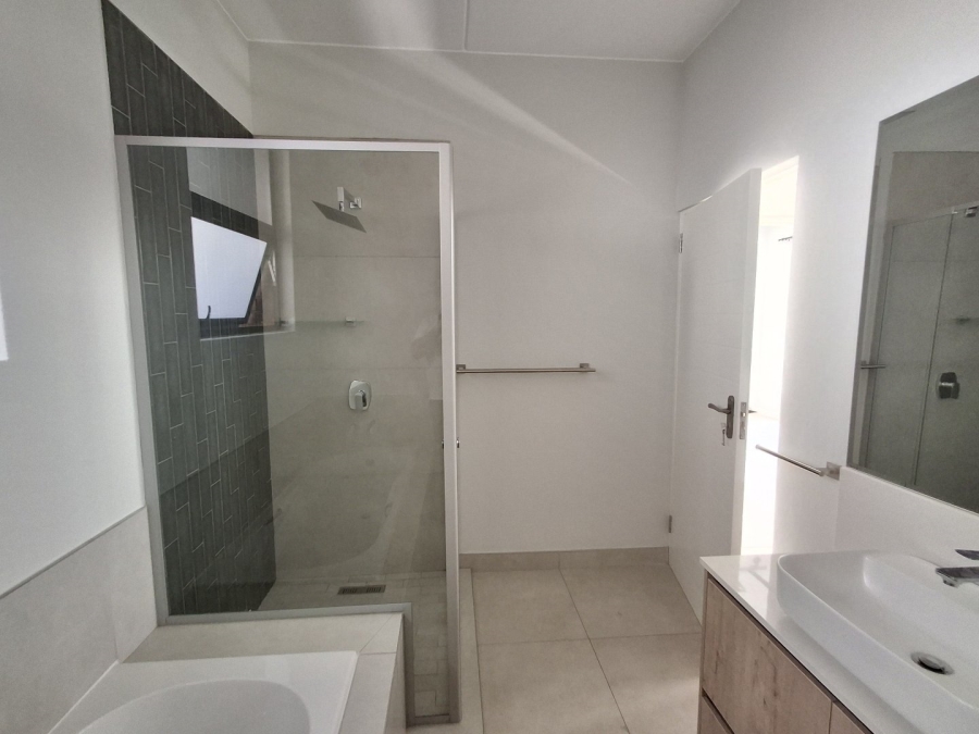 To Let 2 Bedroom Property for Rent in Bryanston Gauteng