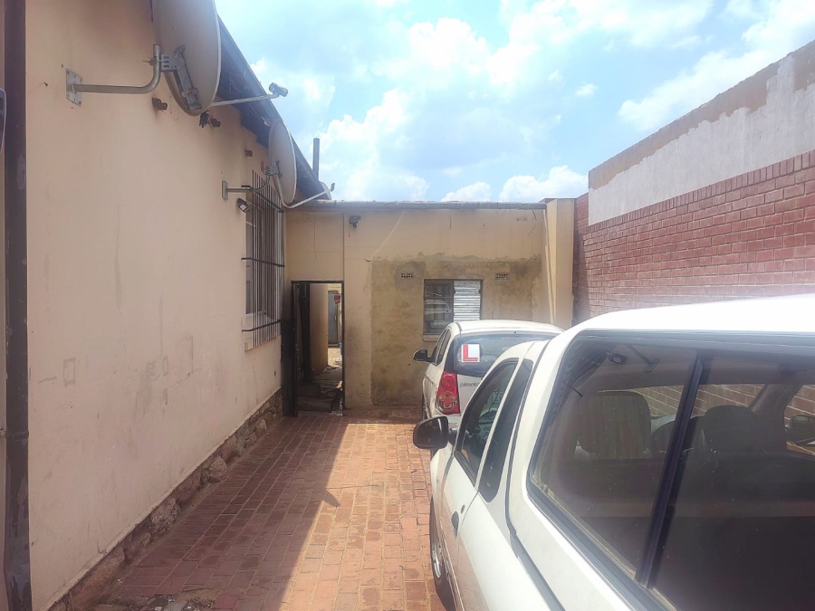 5 Bedroom Property for Sale in Kenilworth Gauteng