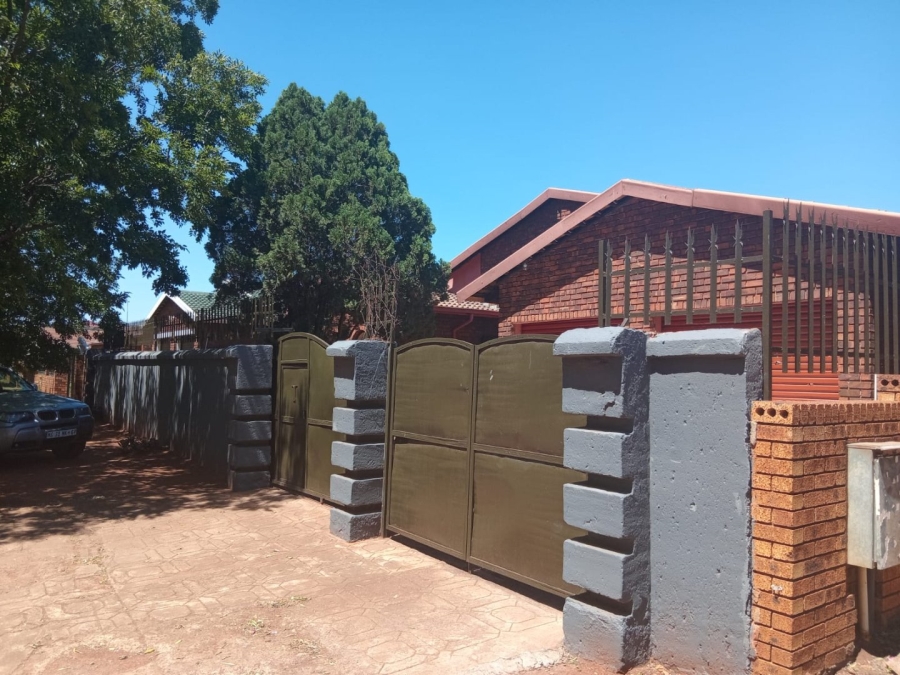3 Bedroom Property for Sale in Vosloorus Gauteng