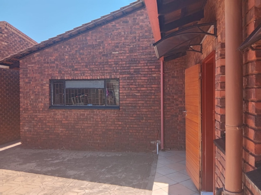 3 Bedroom Property for Sale in Vosloorus Gauteng